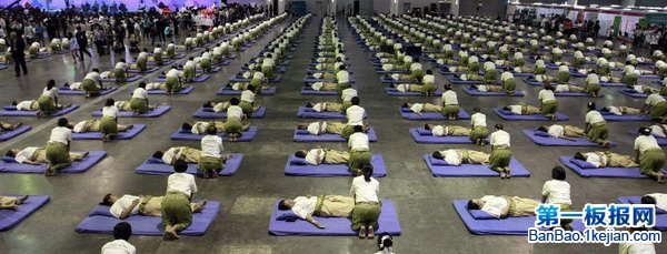 ��������������ͬһʱ��ͬһ�ص㰴Ħ12����